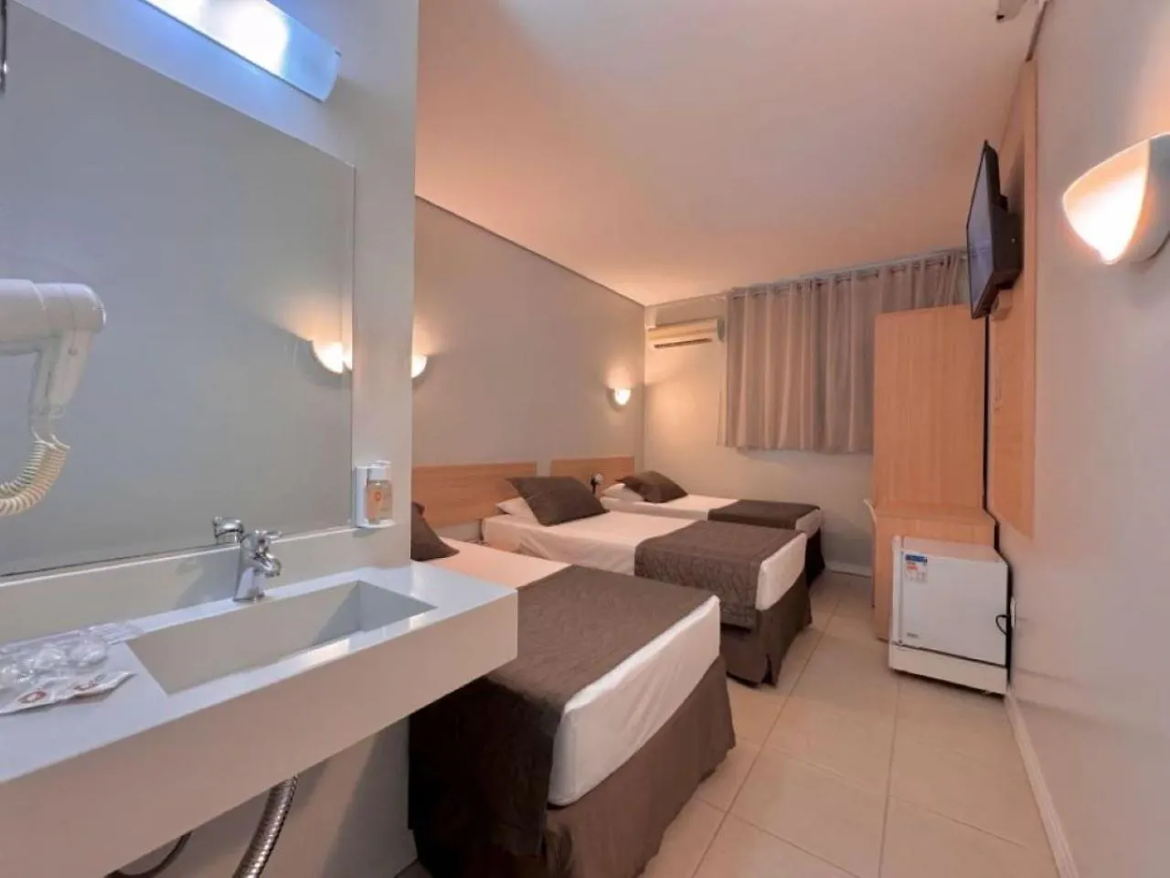 Igaras Hotel Otacílio Costa Brasil